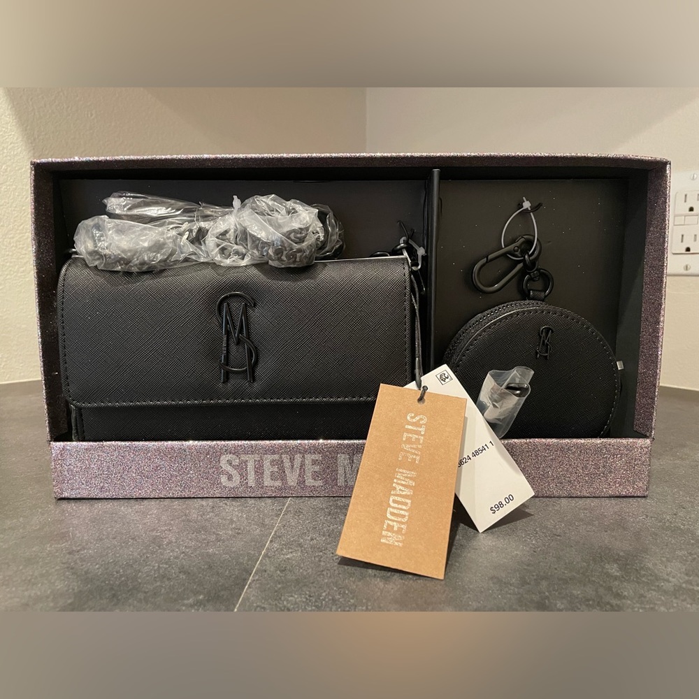 Steve Madden black crossbody with mini sized wallet, removable chain strap.